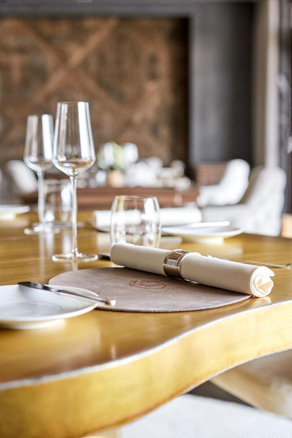 A-Rosa Ifen Hotel Kleinwalsertal ヒルシュエック エクステリア 写真 A place setting at a restaurant
