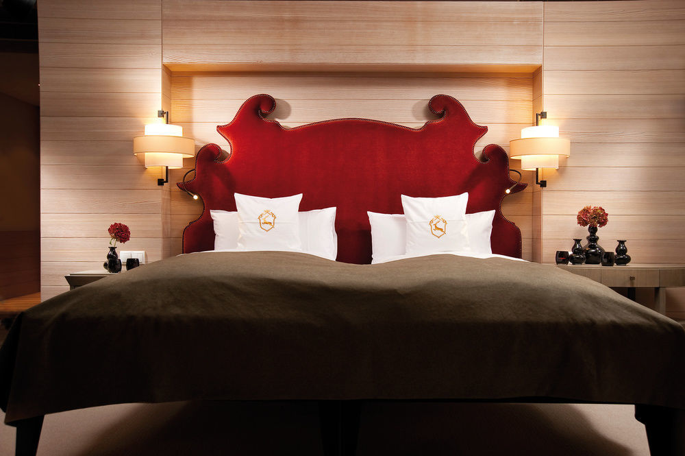 A-Rosa Ifen Hotel Kleinwalsertal ヒルシュエック エクステリア 写真 A bedroom at the Mandarin Oriental, Munich